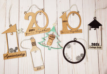 Load image into Gallery viewer, Cork Keepsake Ornament